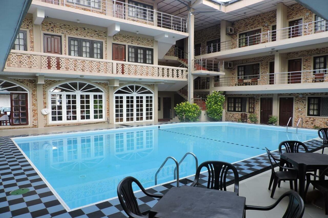 Oasis Beach Resort Negombo Exterior foto