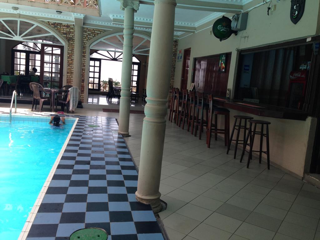Oasis Beach Resort Negombo Exterior foto